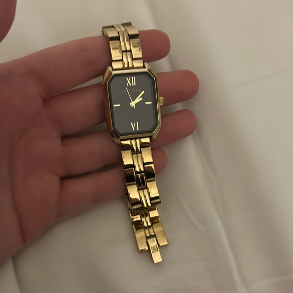 NWOT - never worn - Picture 2 of 3